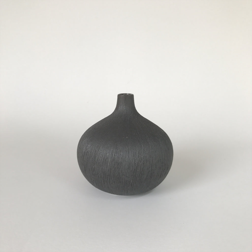 Modern Textured Vase - Black - Andnest.com